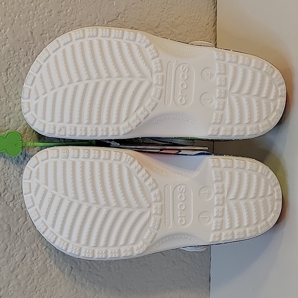 CROCS x Vineyard Vines HOLIDAY CHRISTMAS PATCHWORK CLOGS Size J4 - Picture 12 of 16